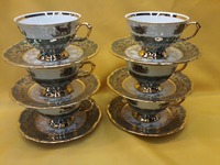 Set of teacups & saucers