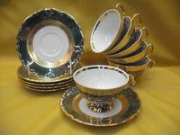 Set of teacups & saucers