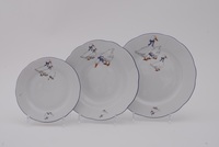 Set of 18 dinner plates, decor goose