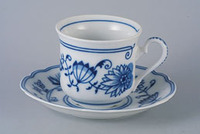 Cup and saucer, decor blue onion